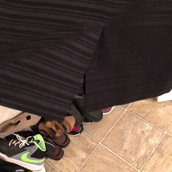 Women’s size 6 “Plaza South” LBD- EUC-midi length - Picture 7 of 10